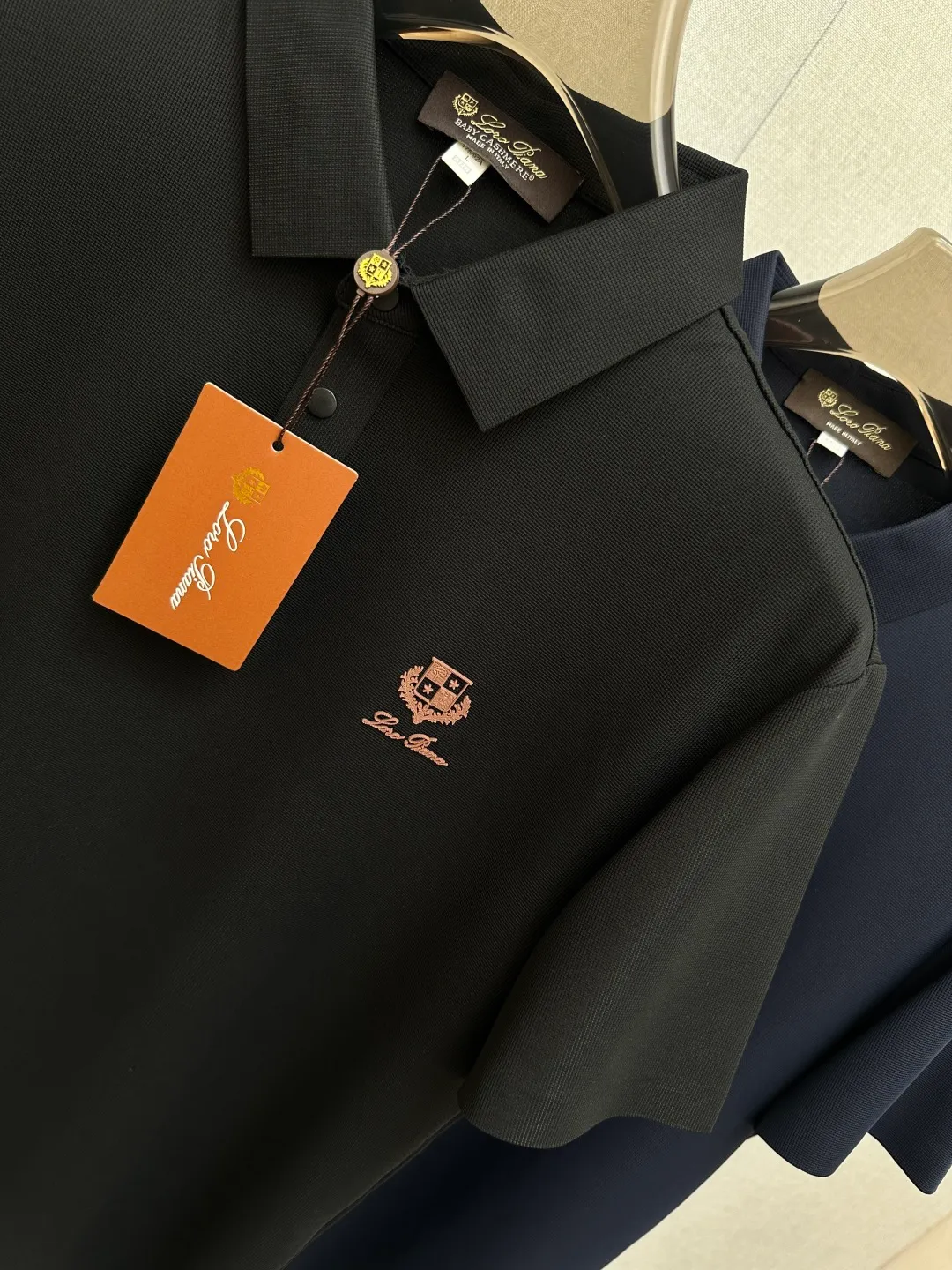 Top Quality 2026 new lapel, original customized fabric, soft to the touch. Top imported private goods, fashionable design and trendy short sleeves, without losing luxury. There is no doubt about the quality. The upper body effect is awesome, luxury official website Same Style! Size:M-4XL